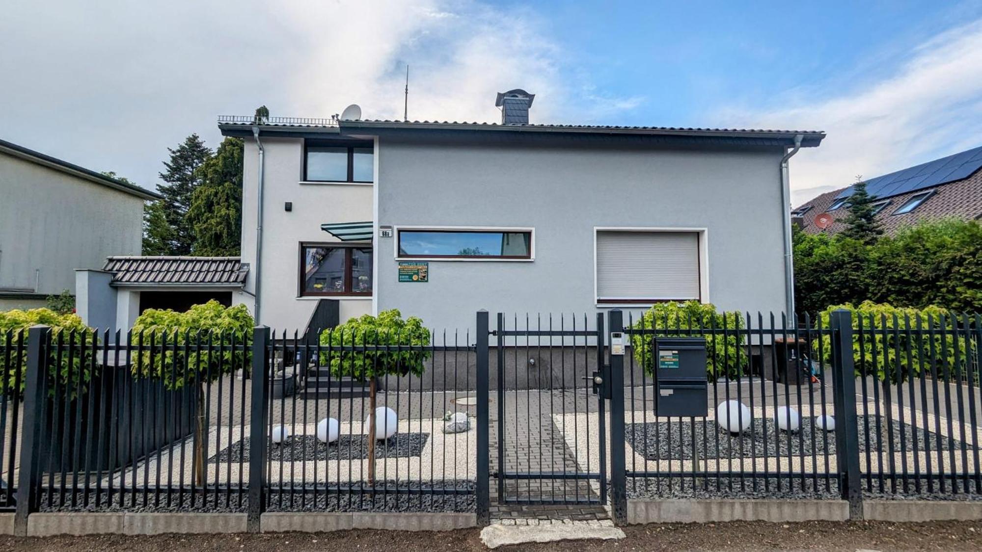 3 Rooms - Zimmervermietung Naehe Flughafen Ber - Gratis Wlan, Parken & Netflix Берлин Экстерьер фото